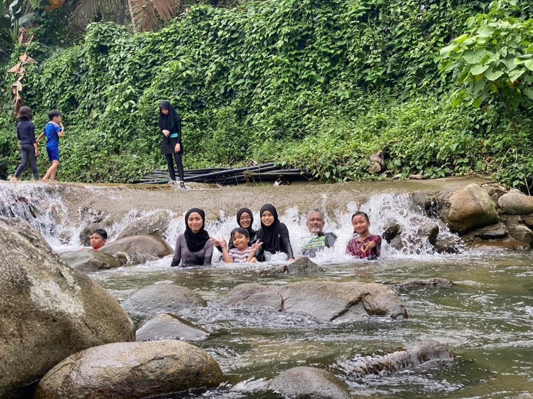 Lopoh Waterfront Budget Chalets Villa Hulu Langat Exterior foto