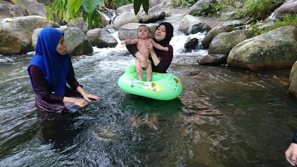 Lopoh Waterfront Budget Chalets Villa Hulu Langat Exterior foto