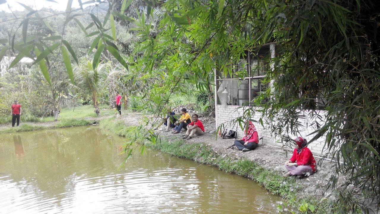 Lopoh Waterfront Budget Chalets Villa Hulu Langat Exterior foto