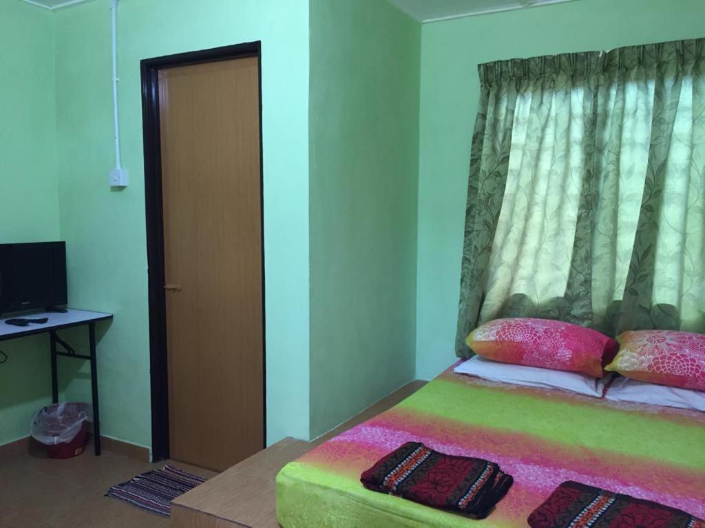 Lopoh Waterfront Budget Chalets Villa Hulu Langat Exterior foto